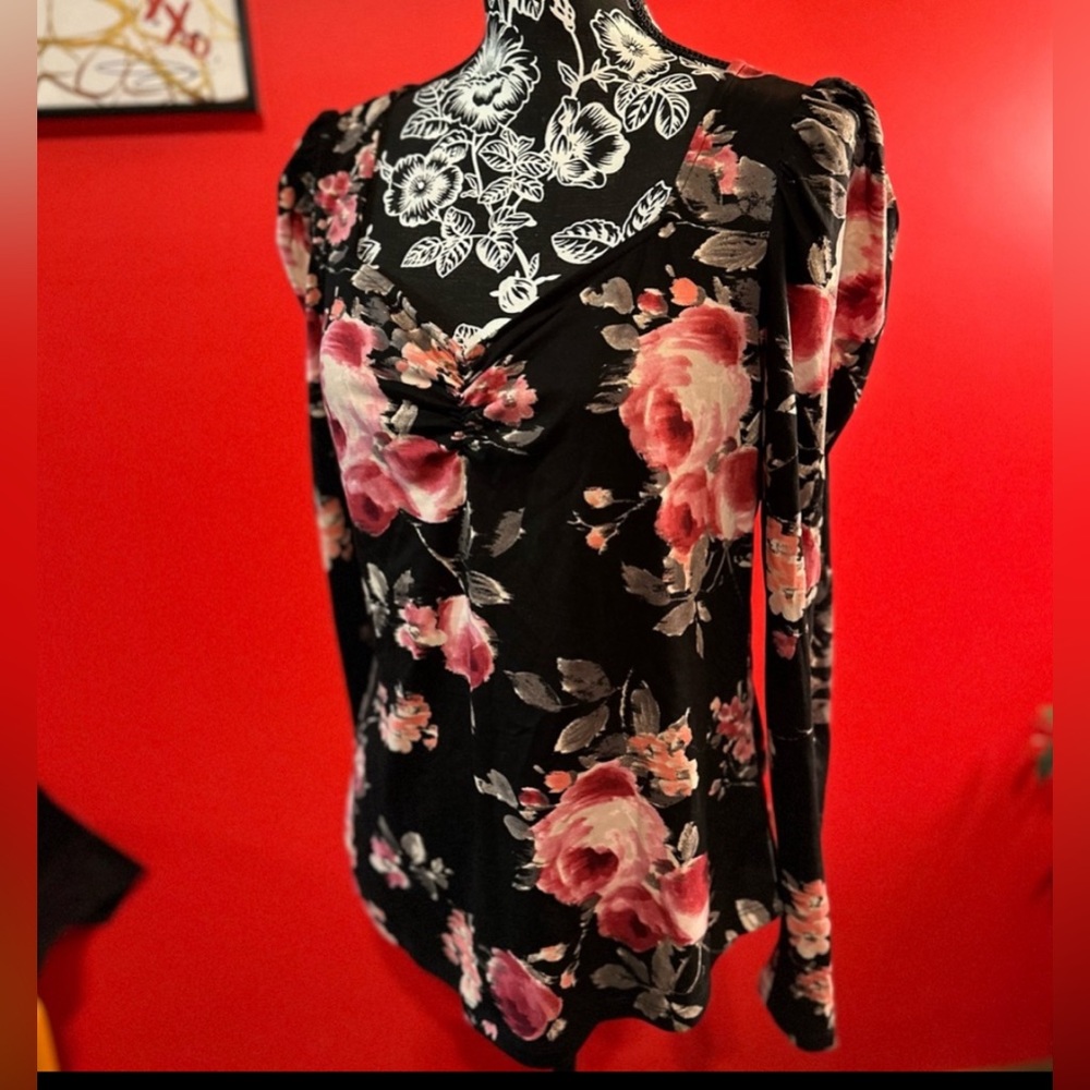Maurice’s floral dressy top. Size M.